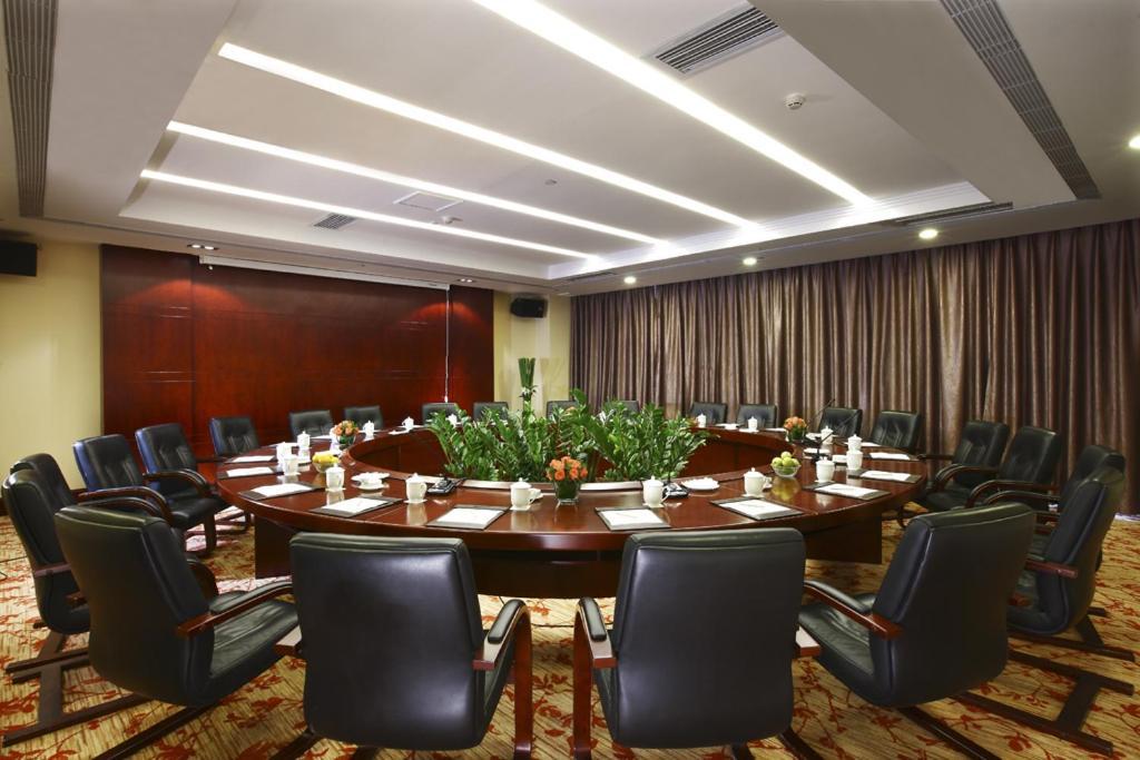Da Cheng Shan Shui Hotel Жангжиаже Бизнес снимка