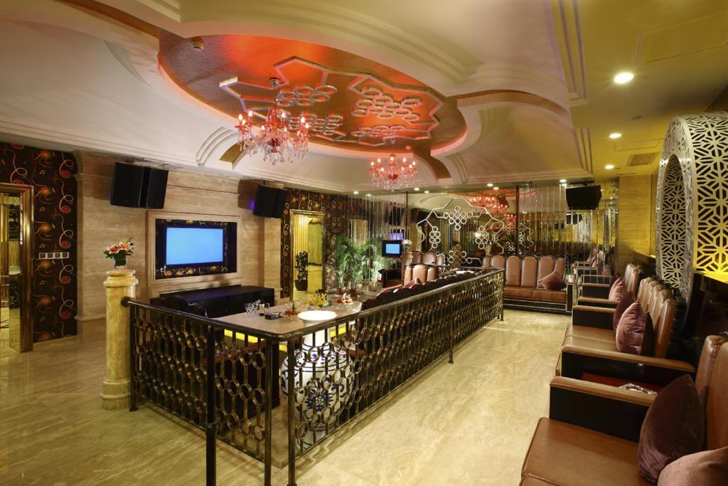 Da Cheng Shan Shui Hotel Жангжиаже Интериор снимка