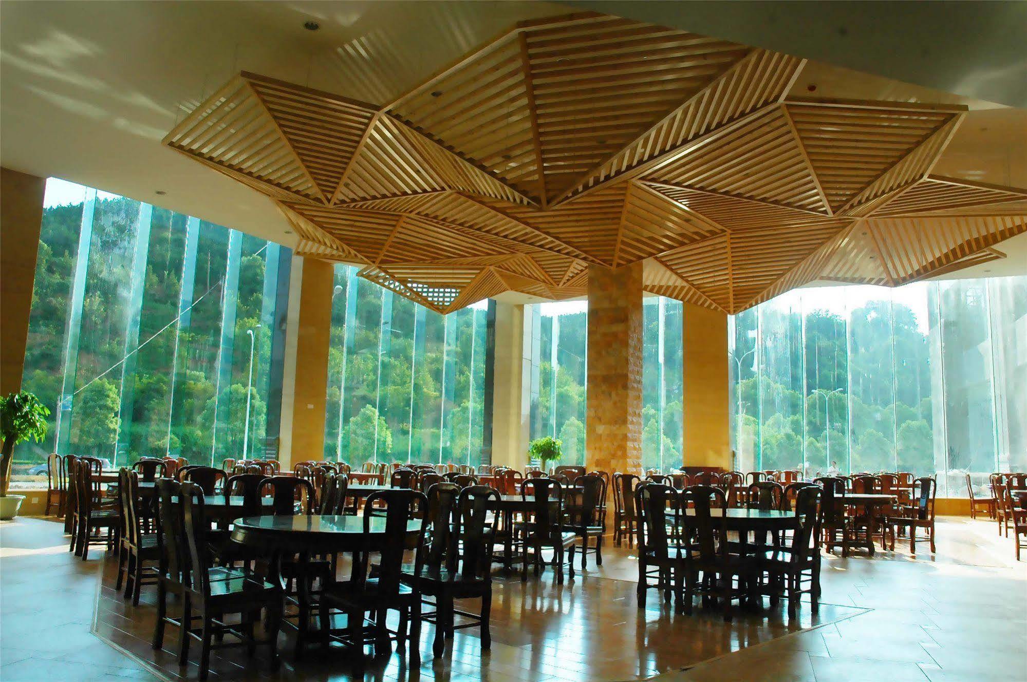 Da Cheng Shan Shui Hotel Жангжиаже Екстериор снимка