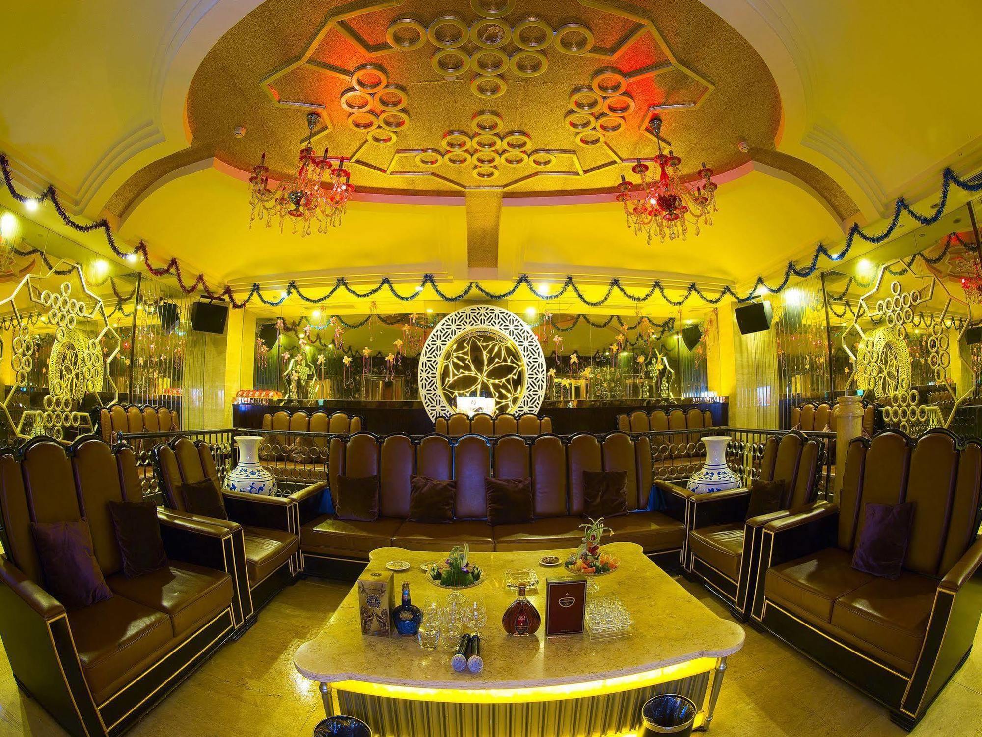 Da Cheng Shan Shui Hotel Жангжиаже Екстериор снимка